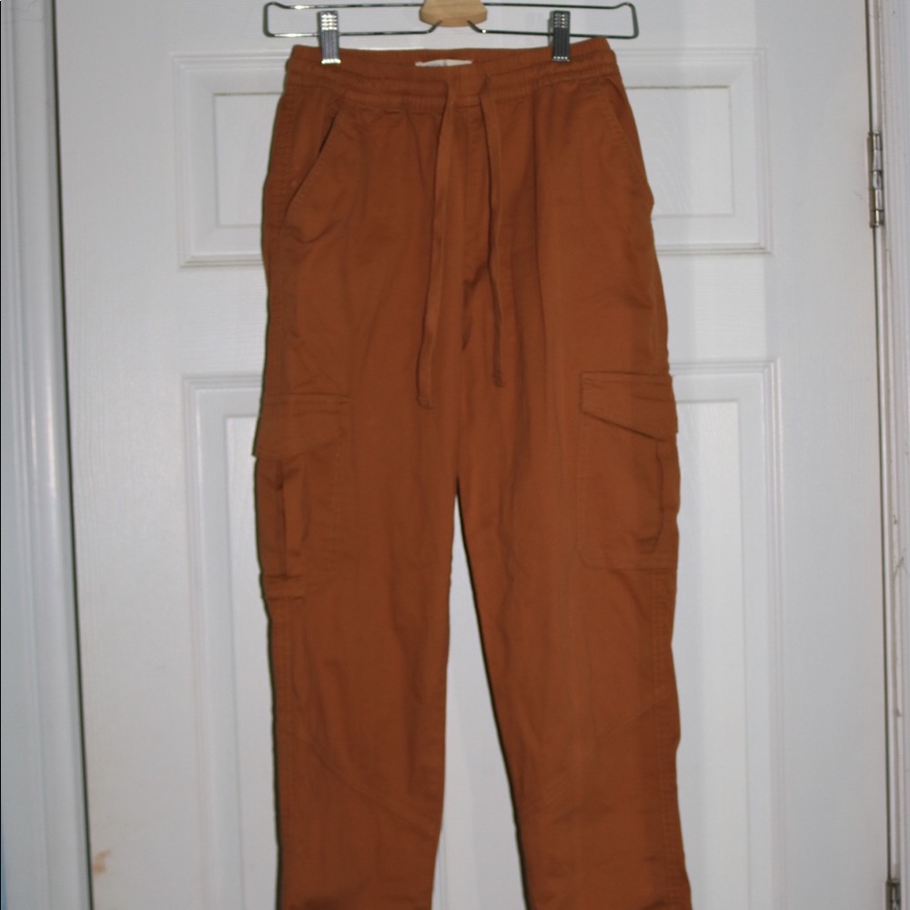 Orange joggers 🍊